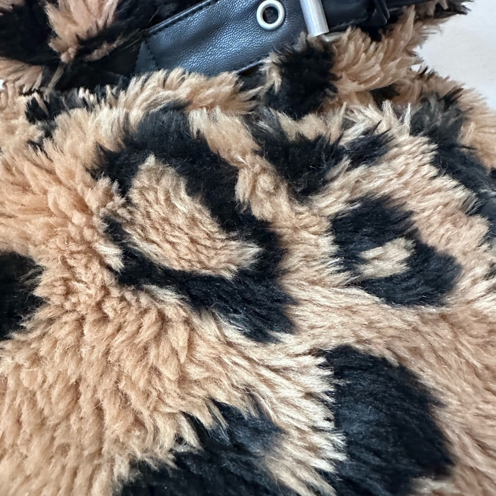 Faux Fur Teddy Biker Jacket

Avec Les Filles - Picture 13 of 16